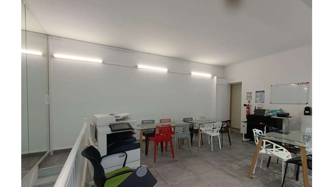 Vente droit au bail local 102m² à Suresnes