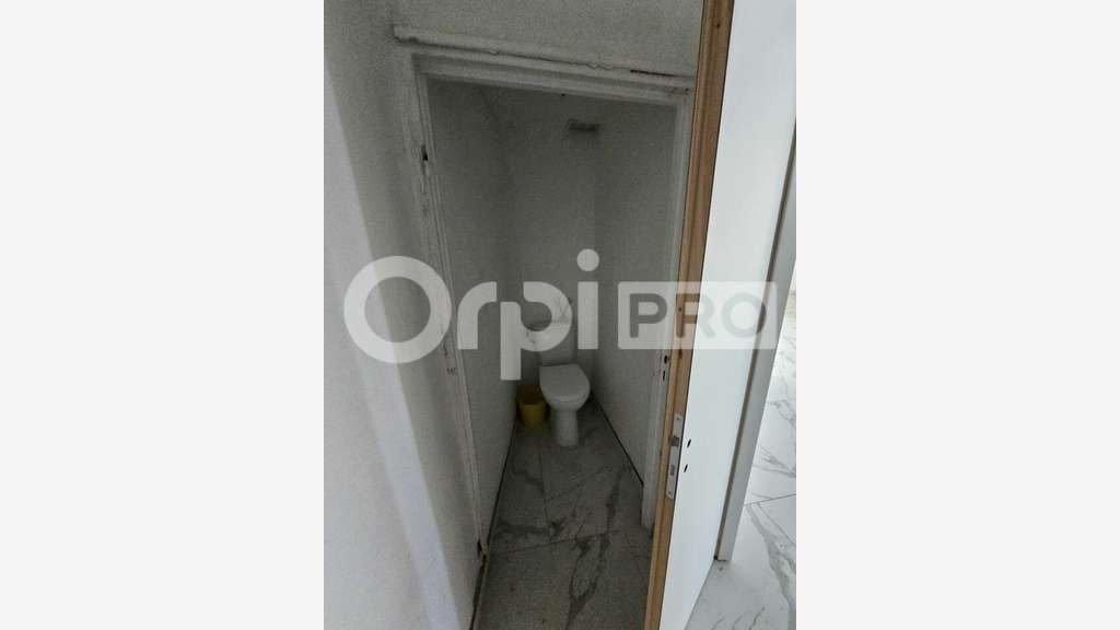Vente local commercial 129m² à Talence Médoquine