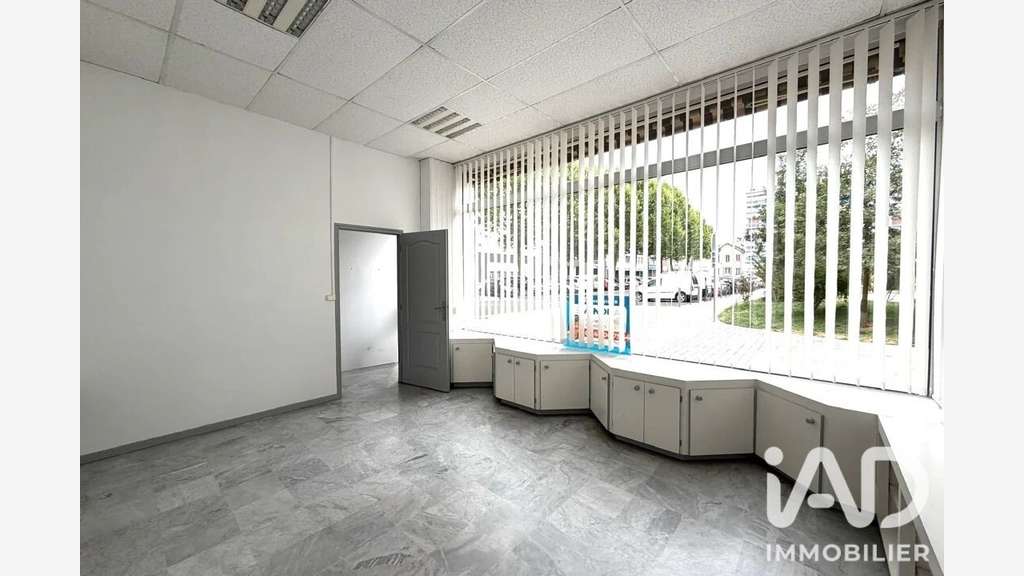Vente local commercial 78m² en RDC + cave à Tarbes