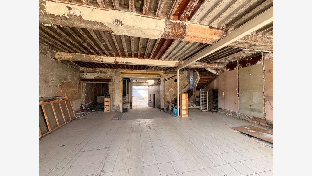 Vente murs atypiques 800m² à Tassin la Demi Lune