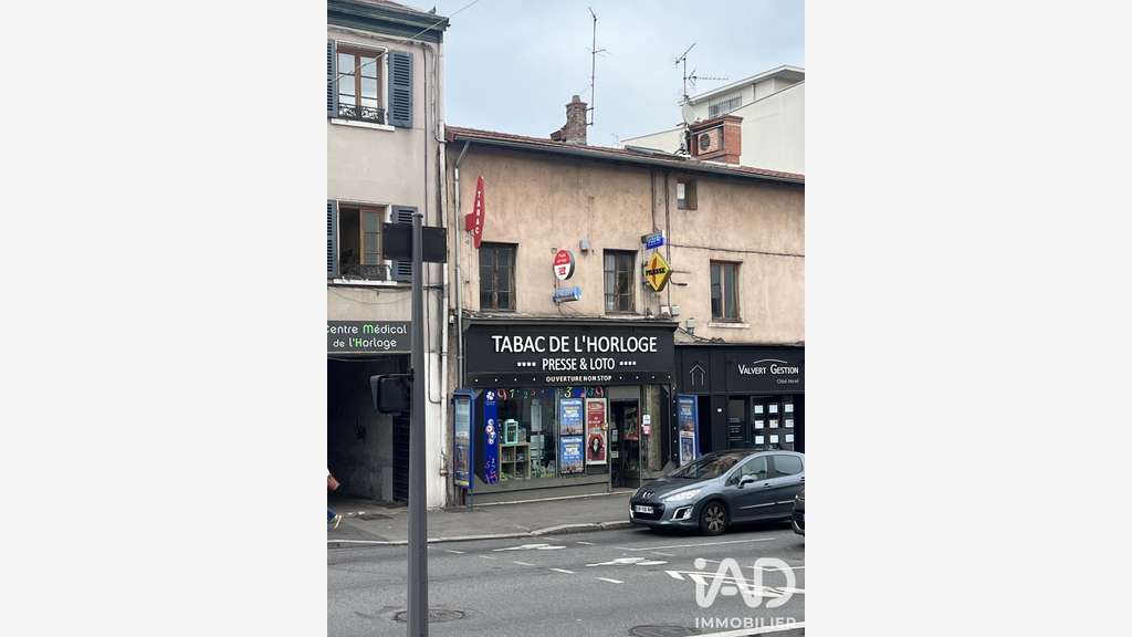 Vente local commercial 101m² à Tassin-la-Demi-Lune