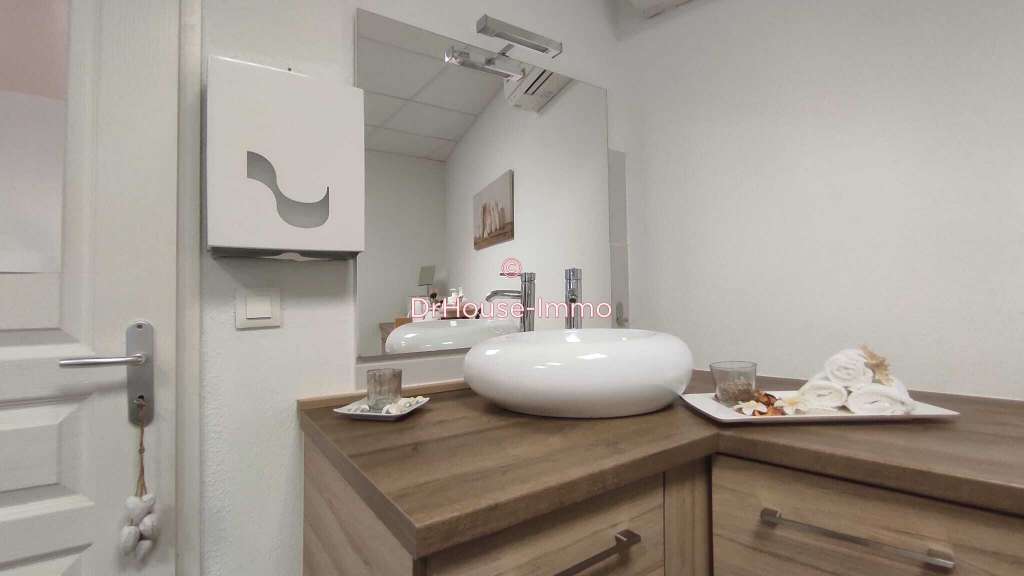 AV local institut de beauté 75m² 3 cabines à Théza