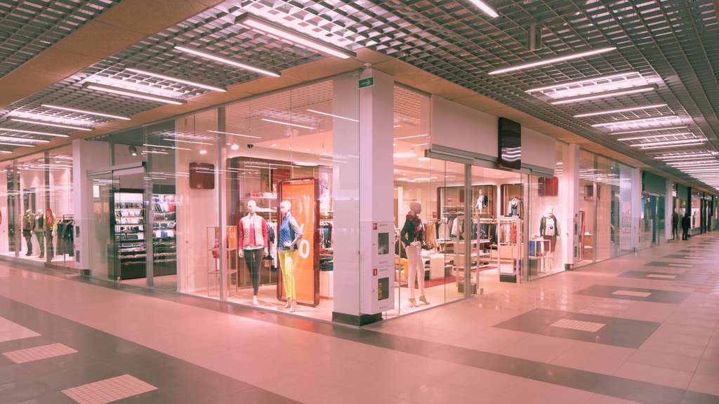 AV murs commerciaux 1200m² zone commerciale Thiers