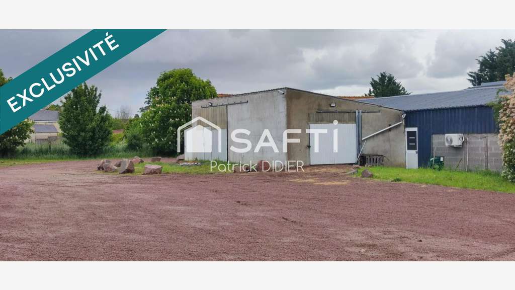 Vente corps de bâtiments de 1195m² à Thouars