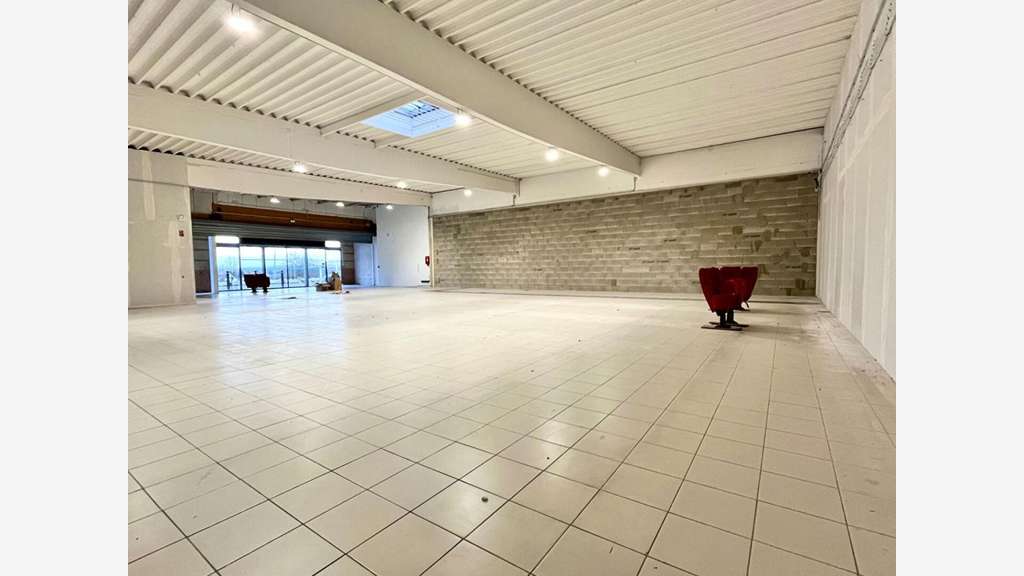 Vente murs commerciaux libres de 338m² à Thourotte