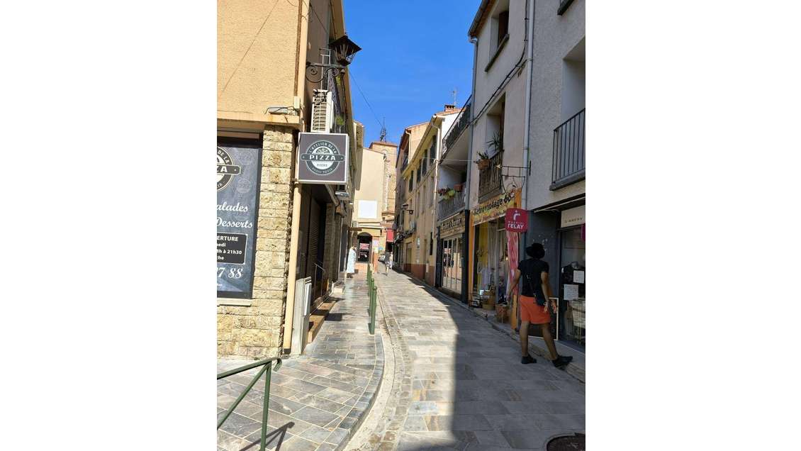 Vente droit au bail 50m² rue très passante à Thuir