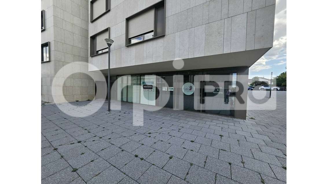 Local commercial 90m² à vendre à Tinqueux