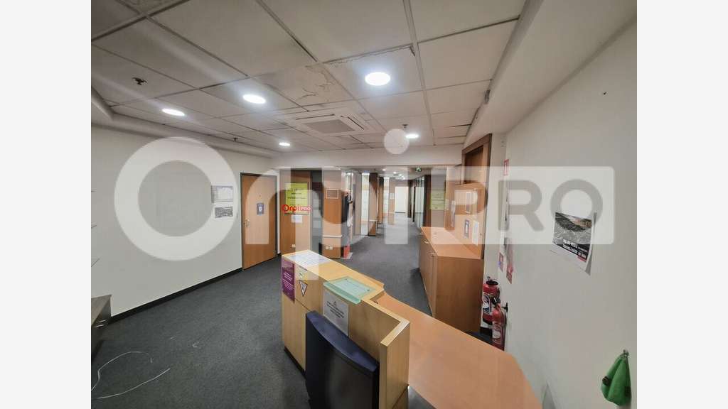 Local commercial de 148m² à vendre à Tinqueux