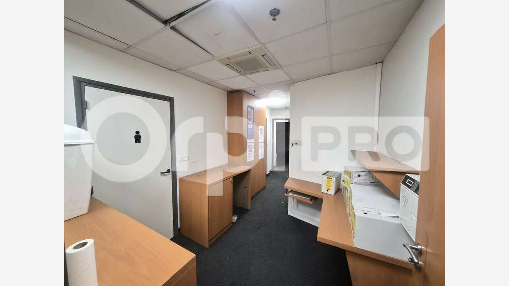 Local commercial de 148m² à vendre à Tinqueux