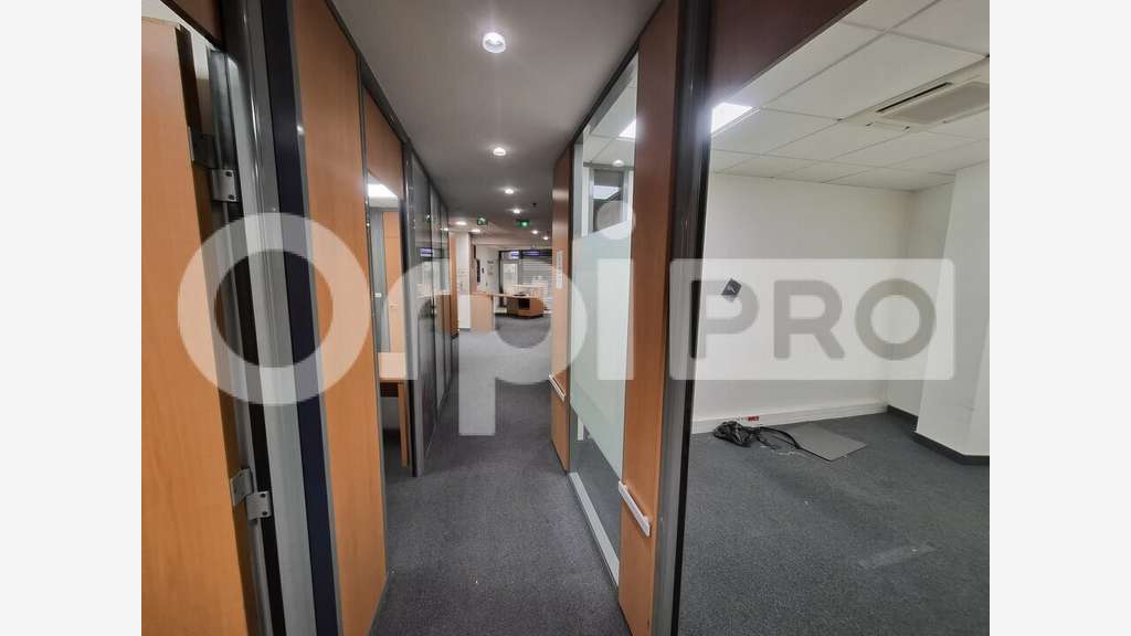 Local commercial de 148m² à vendre à Tinqueux