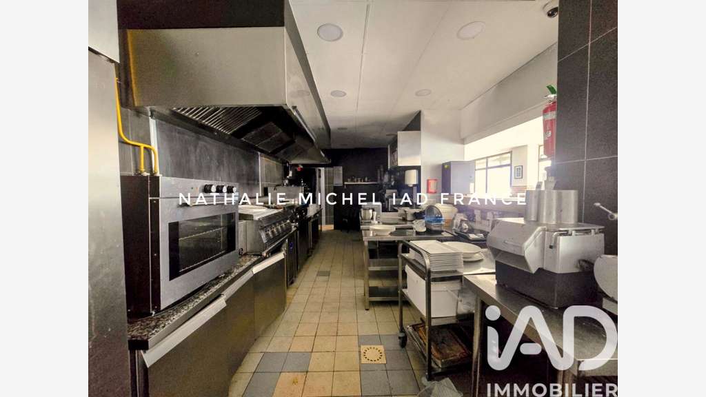 Vente local commercial 216m² à Toulon Est 