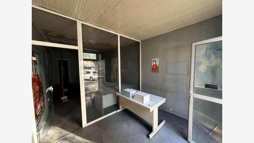 AV local professionnel 70m² Toulon Place d'Armes