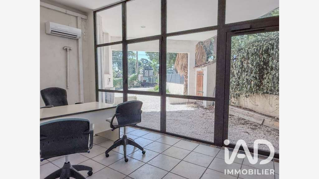 Vente local commercial de 104m² en RDC à Toulon