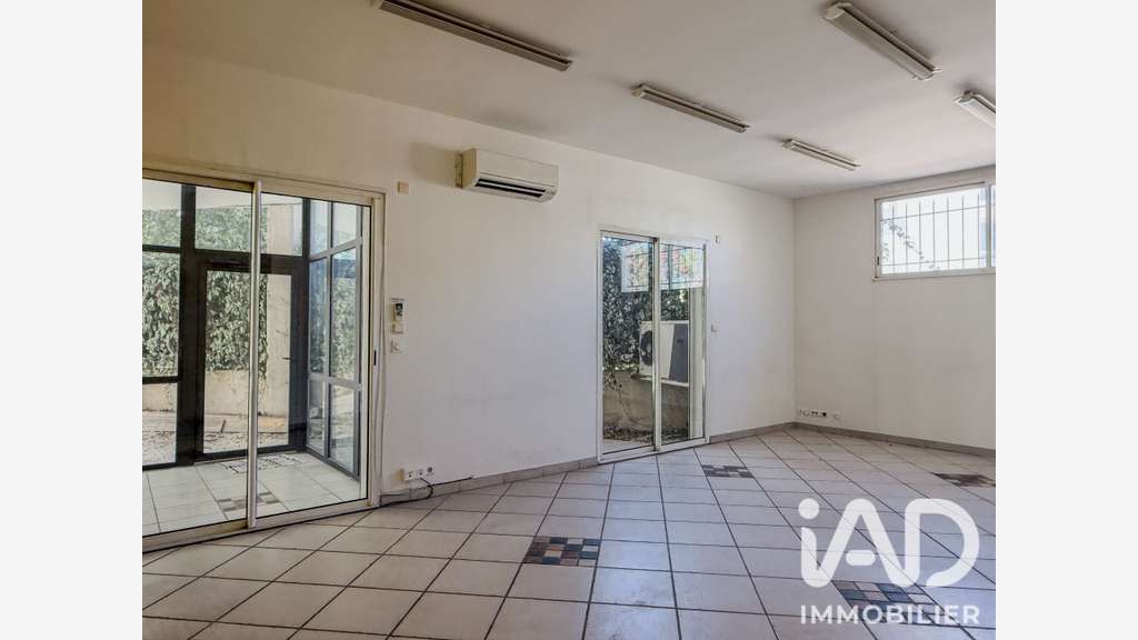 Vente local commercial de 104m² en RDC à Toulon