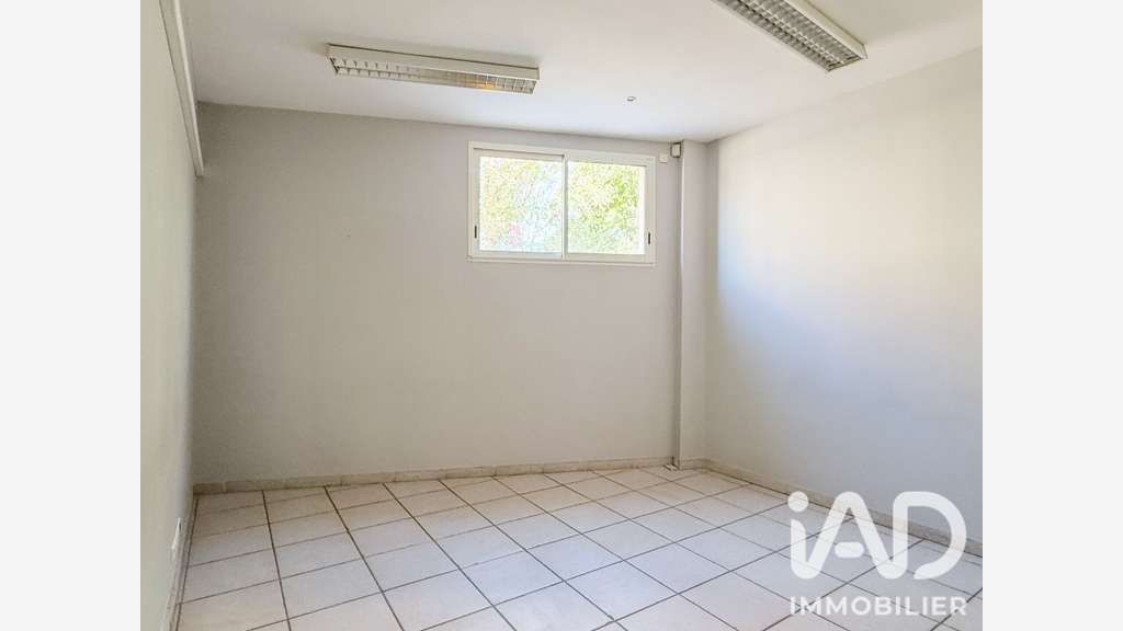 Vente local commercial de 104m² en RDC à Toulon