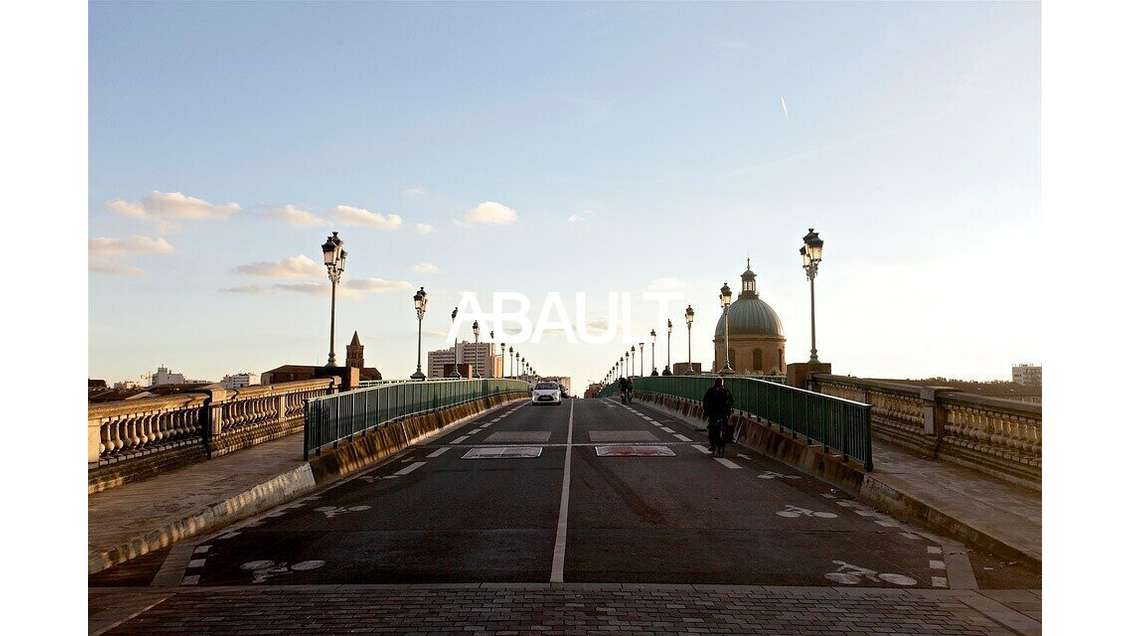 Murs occupés loués à vendre à Toulouse centre 