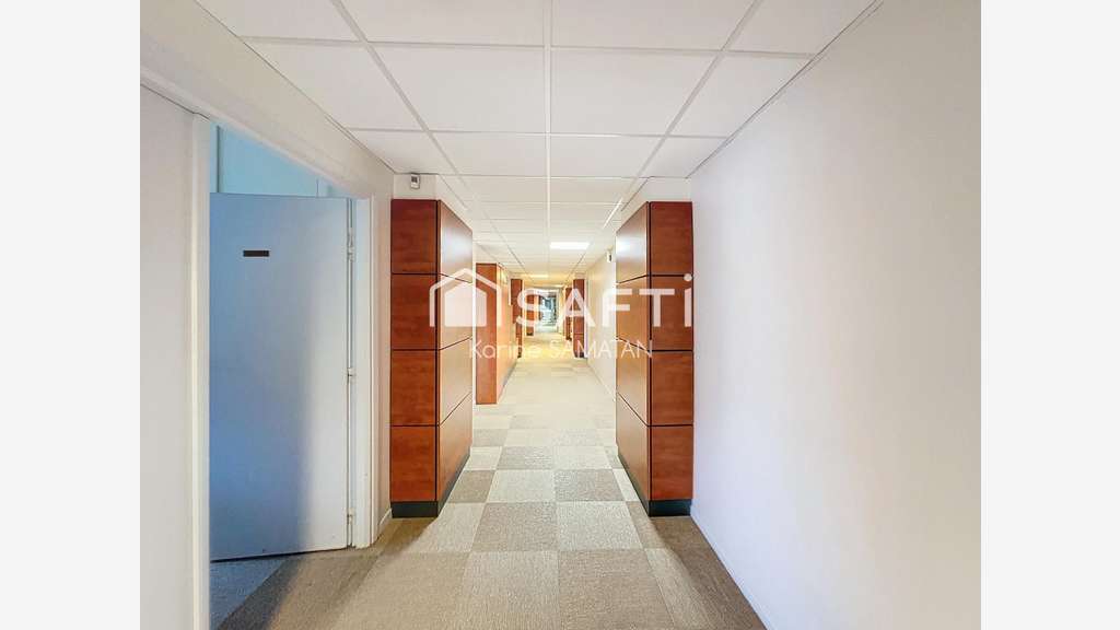 Local 450m² avec parking à Toulouse Canal Brienne