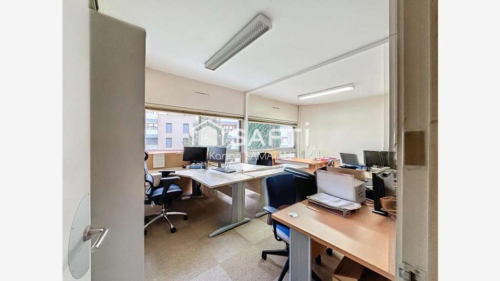 Local 450m² avec parking à Toulouse Canal Brienne