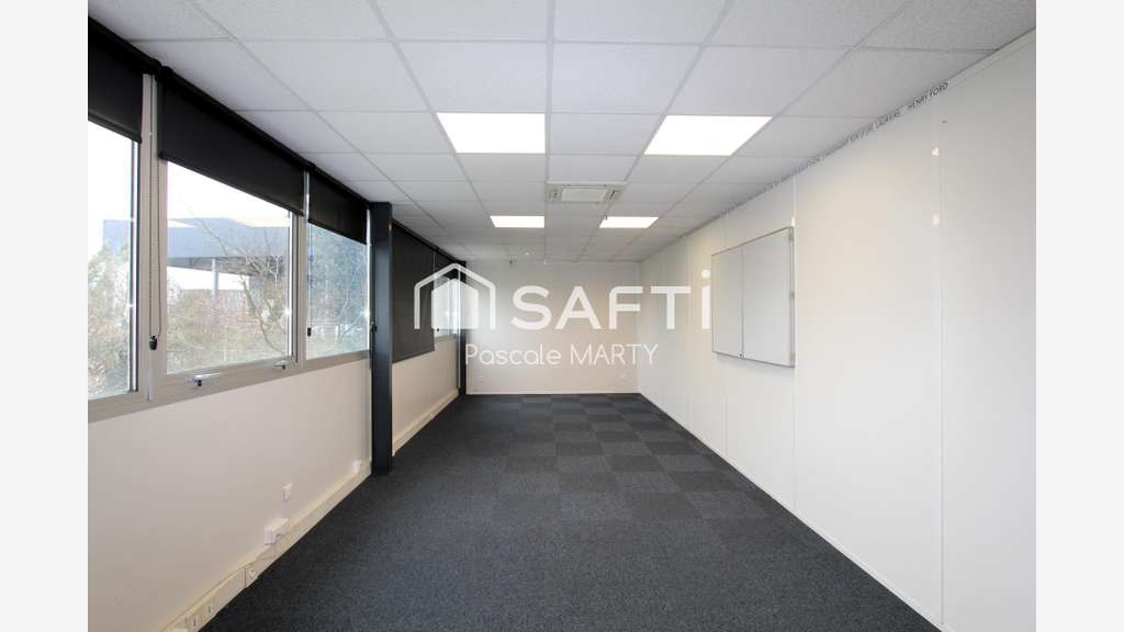 Vente local libre 690m² en ZA dynamique Mondouzil 