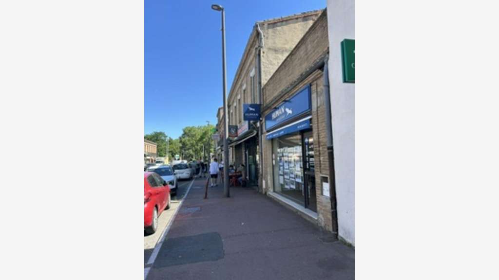 A vendre murs occupés commerces à Toulouse 31200