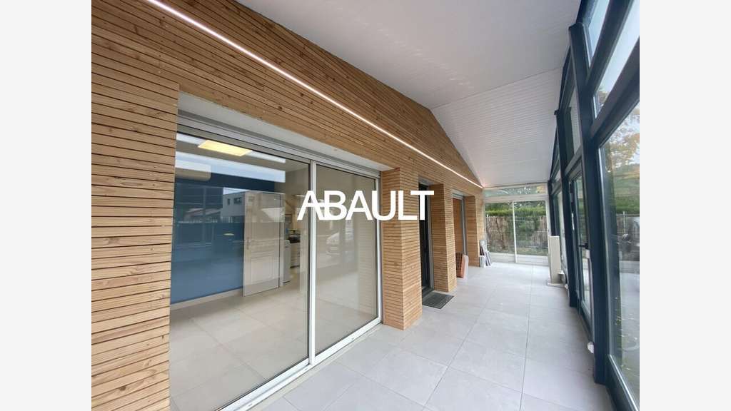 Local commercial de 120m² à vendre à Tournefeuille