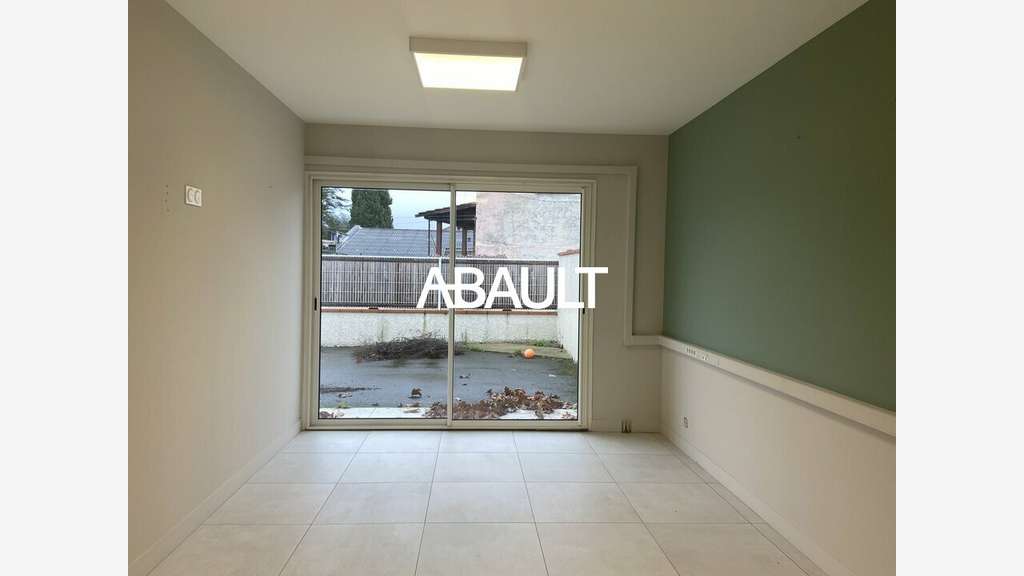 Local commercial de 120m² à vendre à Tournefeuille