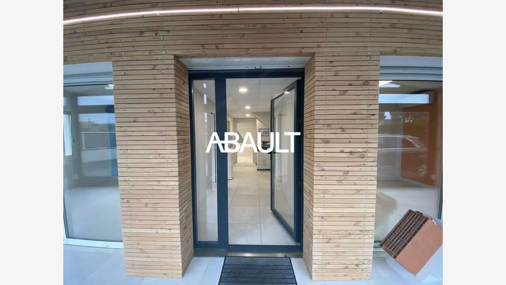 Local commercial de 120m² à vendre à Tournefeuille