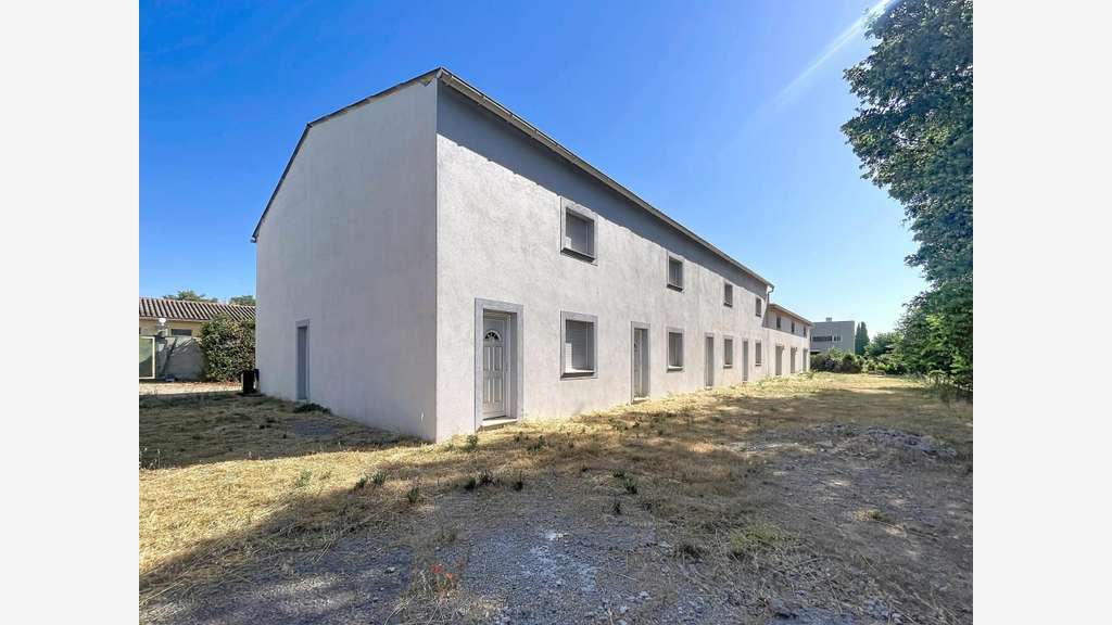 Bâtiment artisanal à fort potentiel à Tourrettes