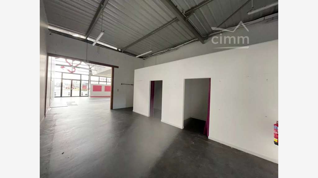 Vente local commercial de 180m² à Tours Nord