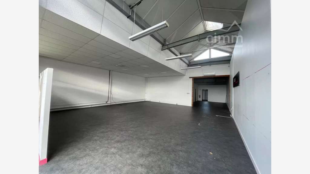 Vente local commercial de 180m² à Tours Nord