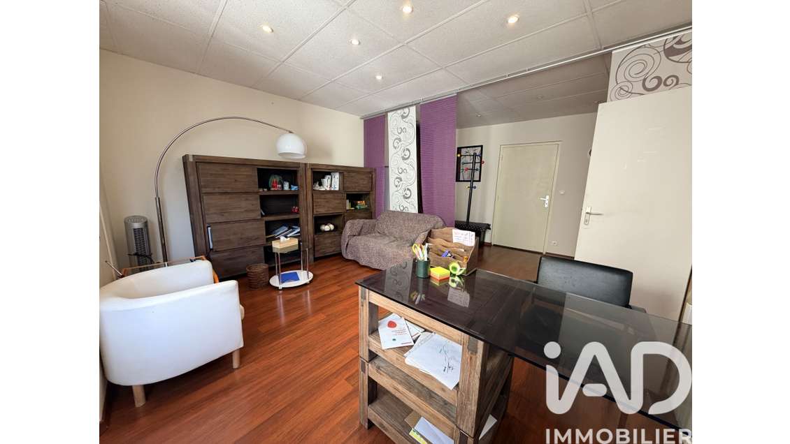 AV murs commerciaux 55m² empl stratégique Tours