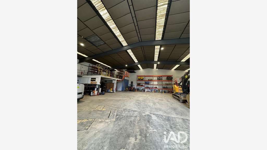 AV bureaux stockage 1500m² empl strat Carcassonne