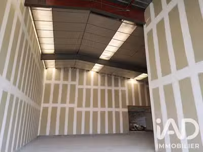AV local commercial de 207m² à Trèbes axe passant