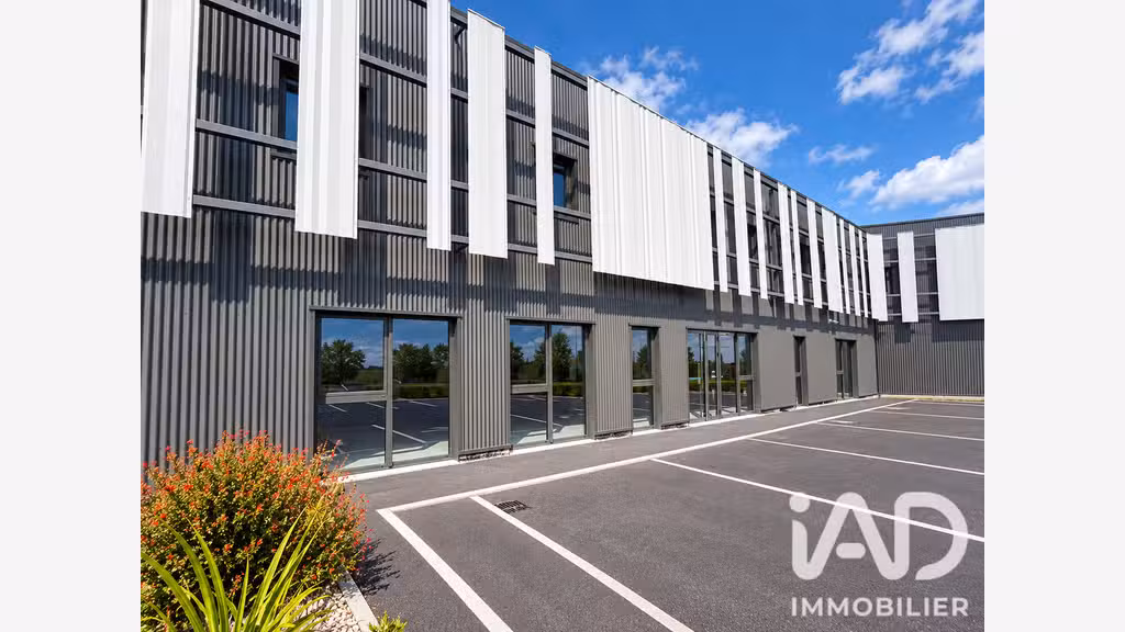 Vente local commercial à aménager 400m² à Trégueux