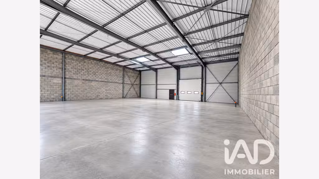Vente local commercial à aménager 400m² à Trégueux