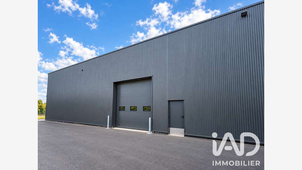 Vente local commercial à aménager 400m² à Trégueux