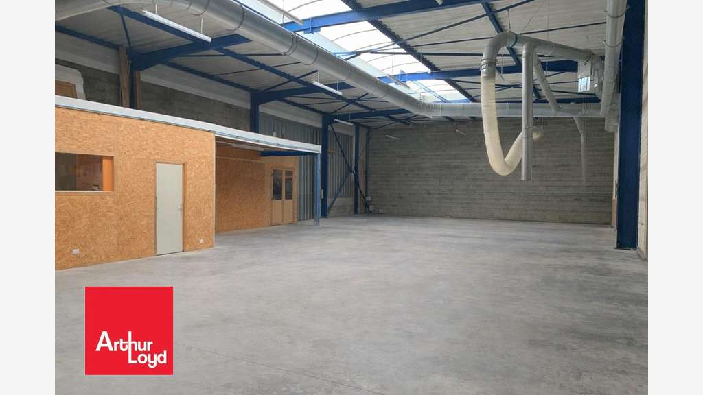 AV local d'activités 1978m² Tremblay-les-Villages