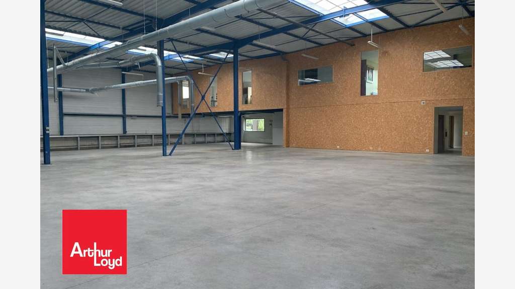 AV local d'activités 1978m² Tremblay-les-Villages