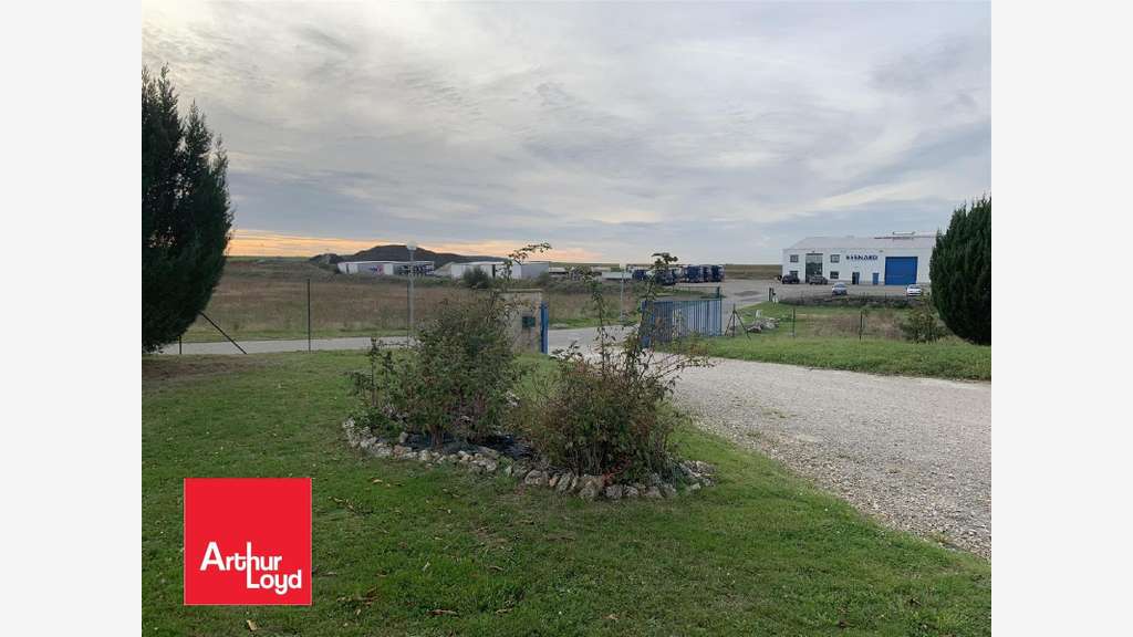 AV local d'activités 1978m² Tremblay-les-Villages