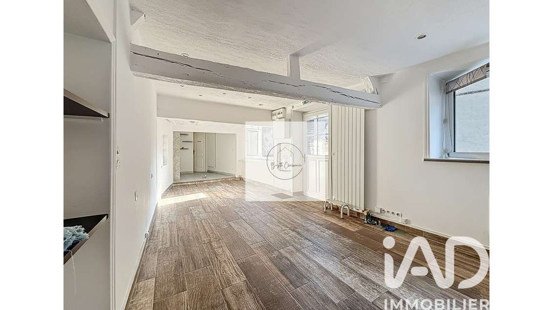 Vente local pro 40m² environnement paisible Tréon