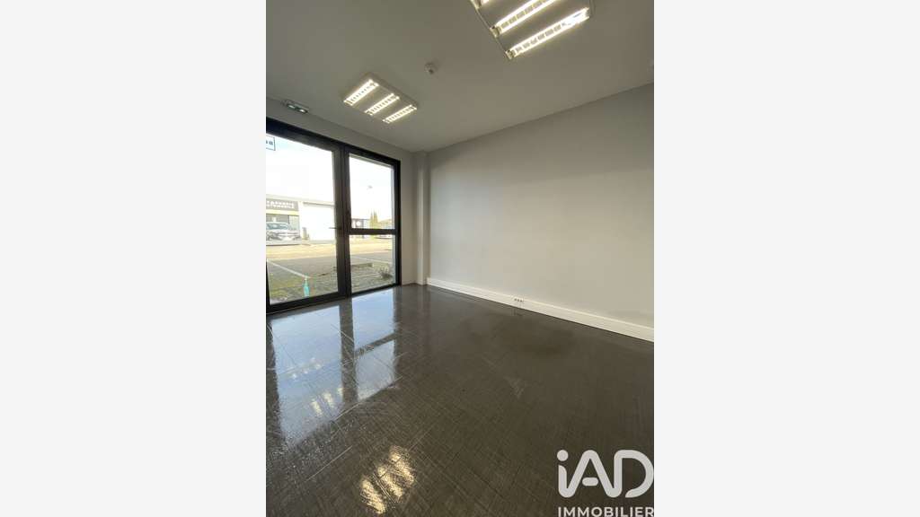Vente local d'activité 80m² en ZA à Tresses
