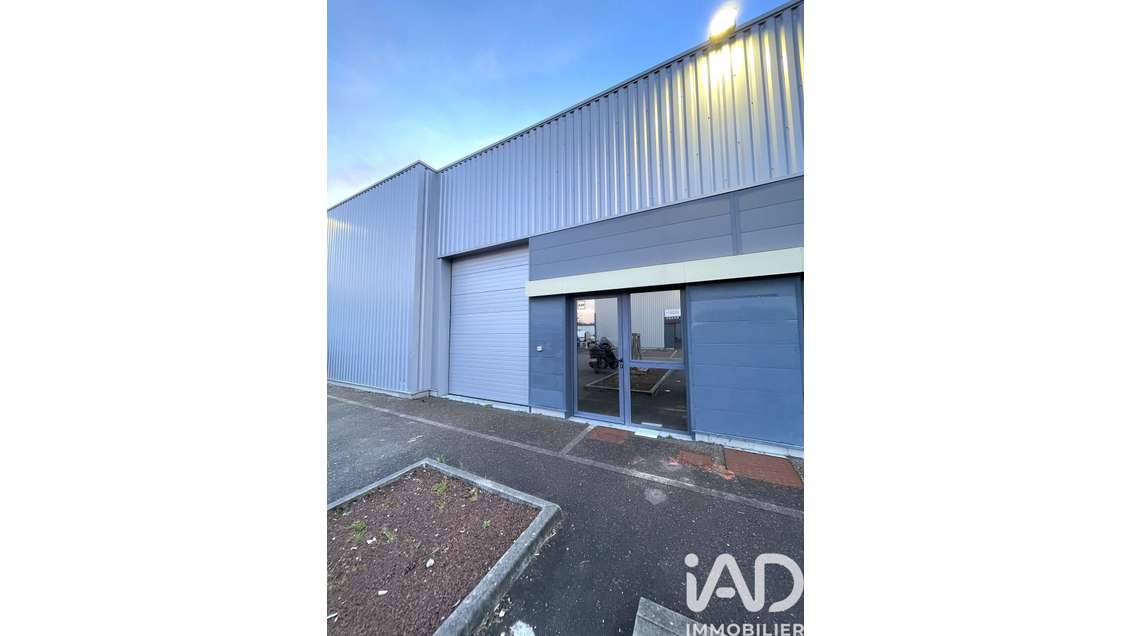 Vente local d'activité 80m² en ZA à Tresses