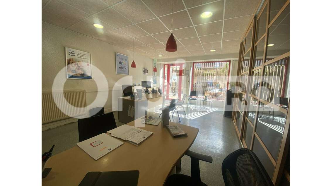 Vente local commercial 65m² centre ville Trévoux