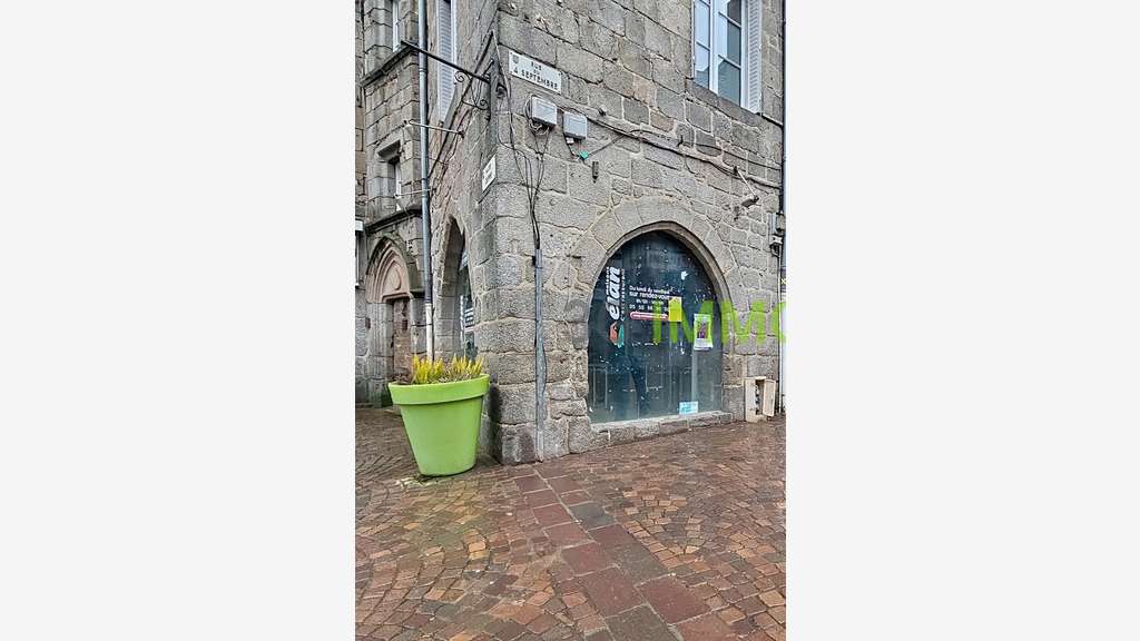 Vente local commercial empl premium à Ussel centre