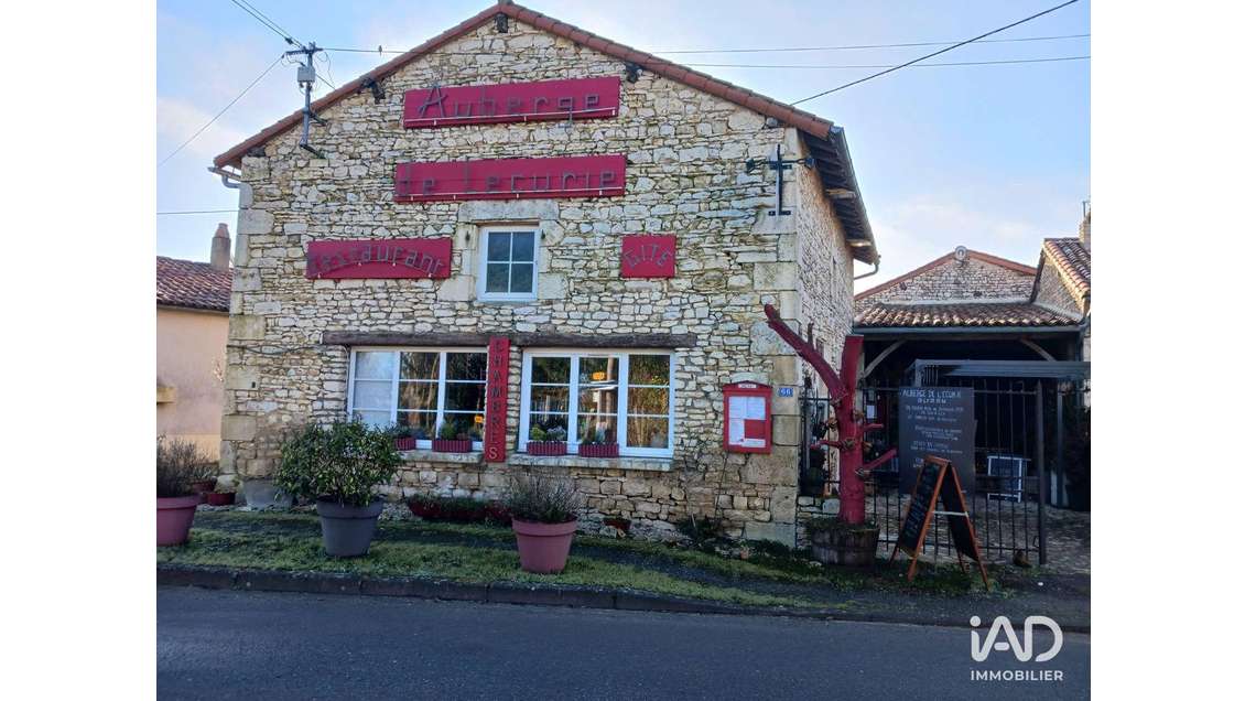Local commercial à Usson-du-Poitou