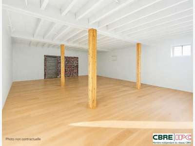 AV local commercial 79m² à Ustaritz quartier prisé