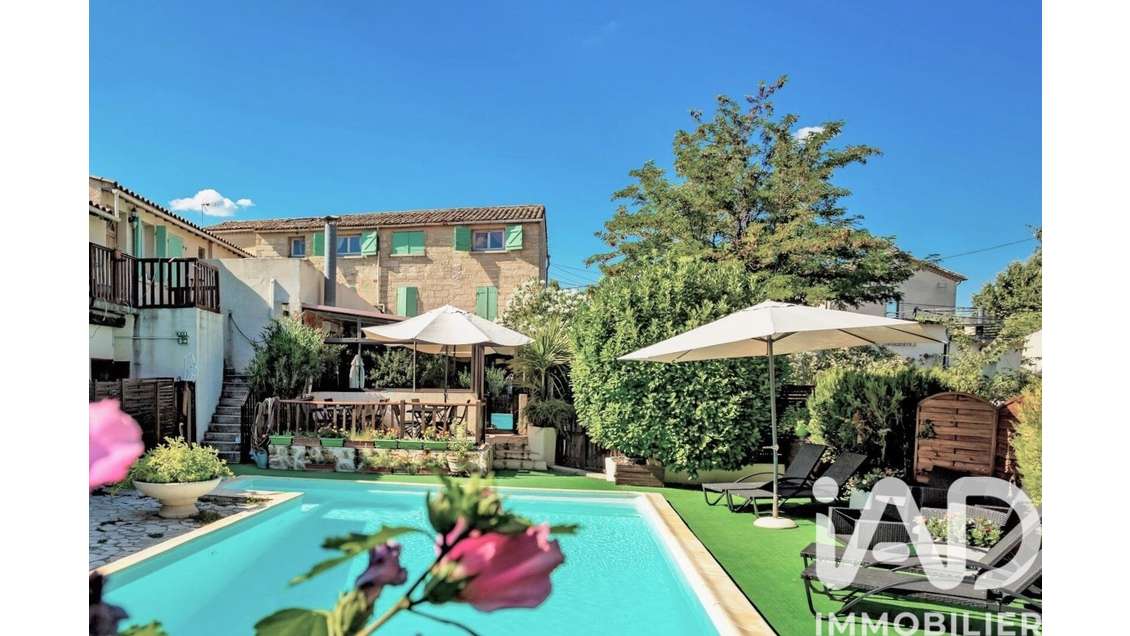 AV propriété commerciale 542m² aux portes d’Uzès
