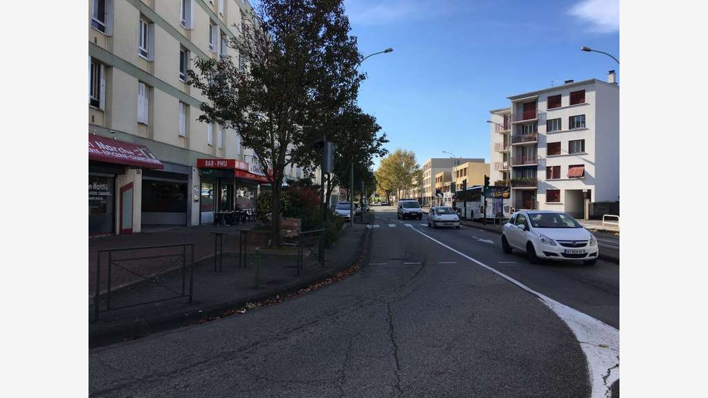 Murs commerciaux à vendre proche centre Valence