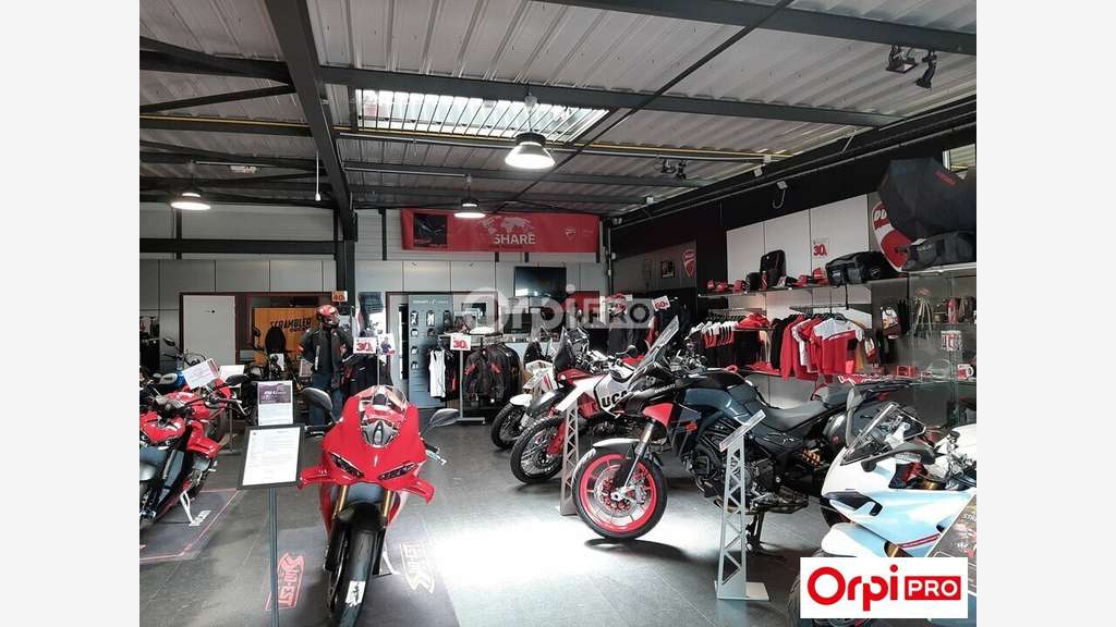 Local commercial 961m² à vendre ZA Valence