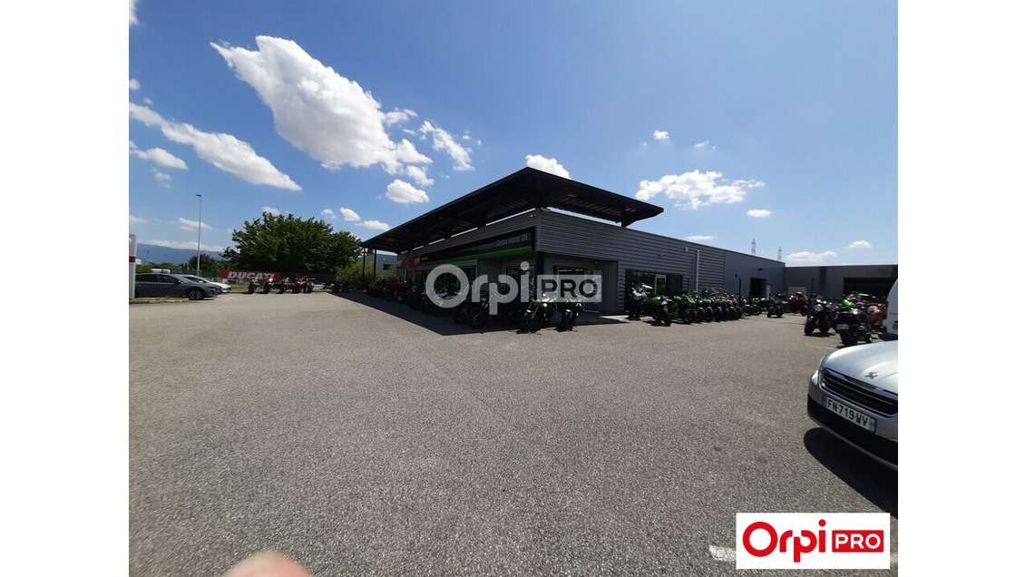 Local commercial 961m² à vendre ZA Valence